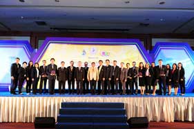 ซีพีเอฟคว้า 30 รางวัล CSR-DIW 2015 จากกระทรวงอุตสาหกรรม ตอกย้ำองค์กรสีเขียวเพื่อสังคมและสิ่งแวดล้อม