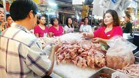 ตร.ล่ามือโพสต์ เอดส์หมู-ไก่ ชี้ทำคนแตกตื่น ผู้ค้ายันยังขายดี ตร.ล่ามือโพสต์ เอดส์หมู-ไก่ ชี้ทำคนแตกตื่น ผู้ค้ายันยังขายดี