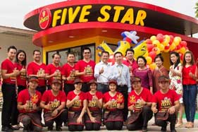 ฉลองเปิดร้านไฟว์สตาร์ (Five Star) โมเดลใหม่สไตล์ฟาสต์ฟู้ด ฉลองเปิดร้านไฟว์สตาร์ (Five Star) โมเดลใหม่สไตล์ฟาสต์ฟู้ด