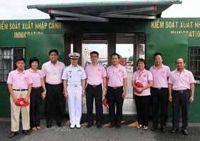 ซี.พี.เวียดนาม ส่งมอบผลิตภัณฑ์แก่ กองทัพเรือไทย ซี.พี.เวียดนาม ส่งมอบผลิตภัณฑ์แก่ กองทัพเรือไทย