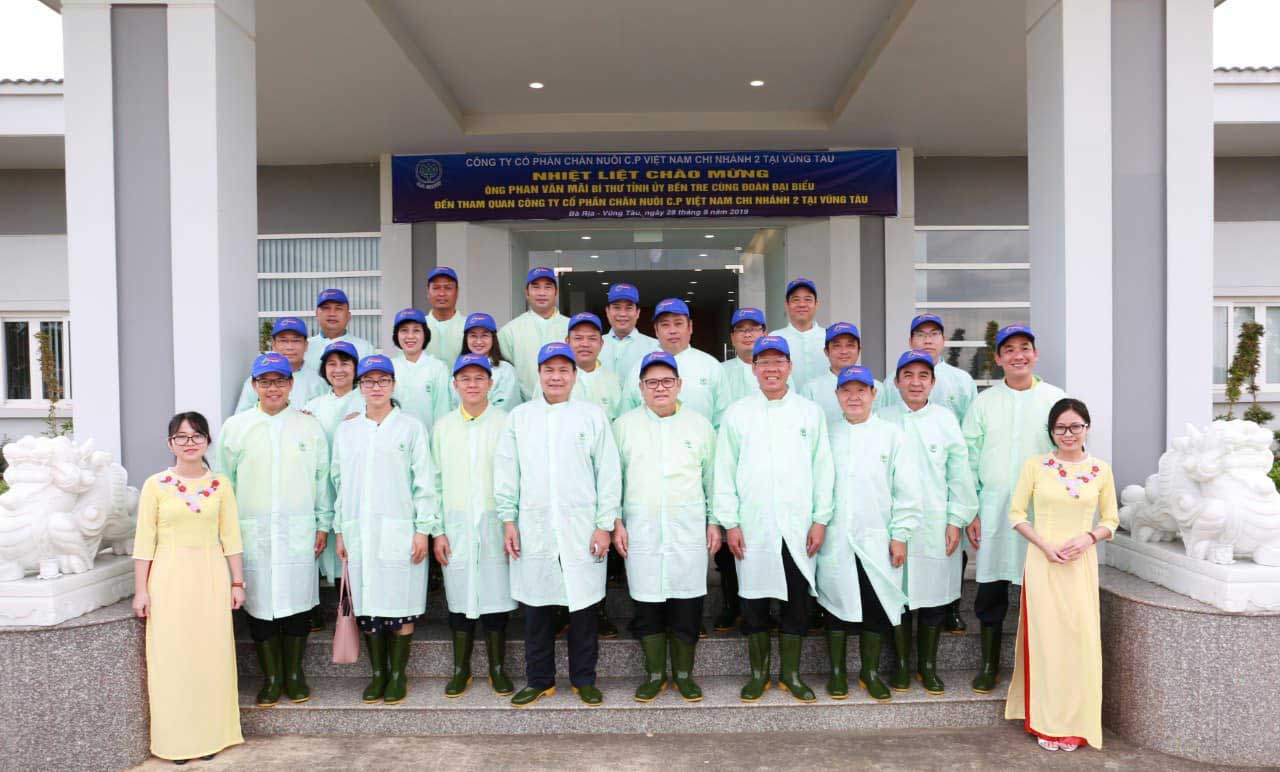 Vietnam local authorities visit CP Vietnam Shrimp Hatchery and farm.