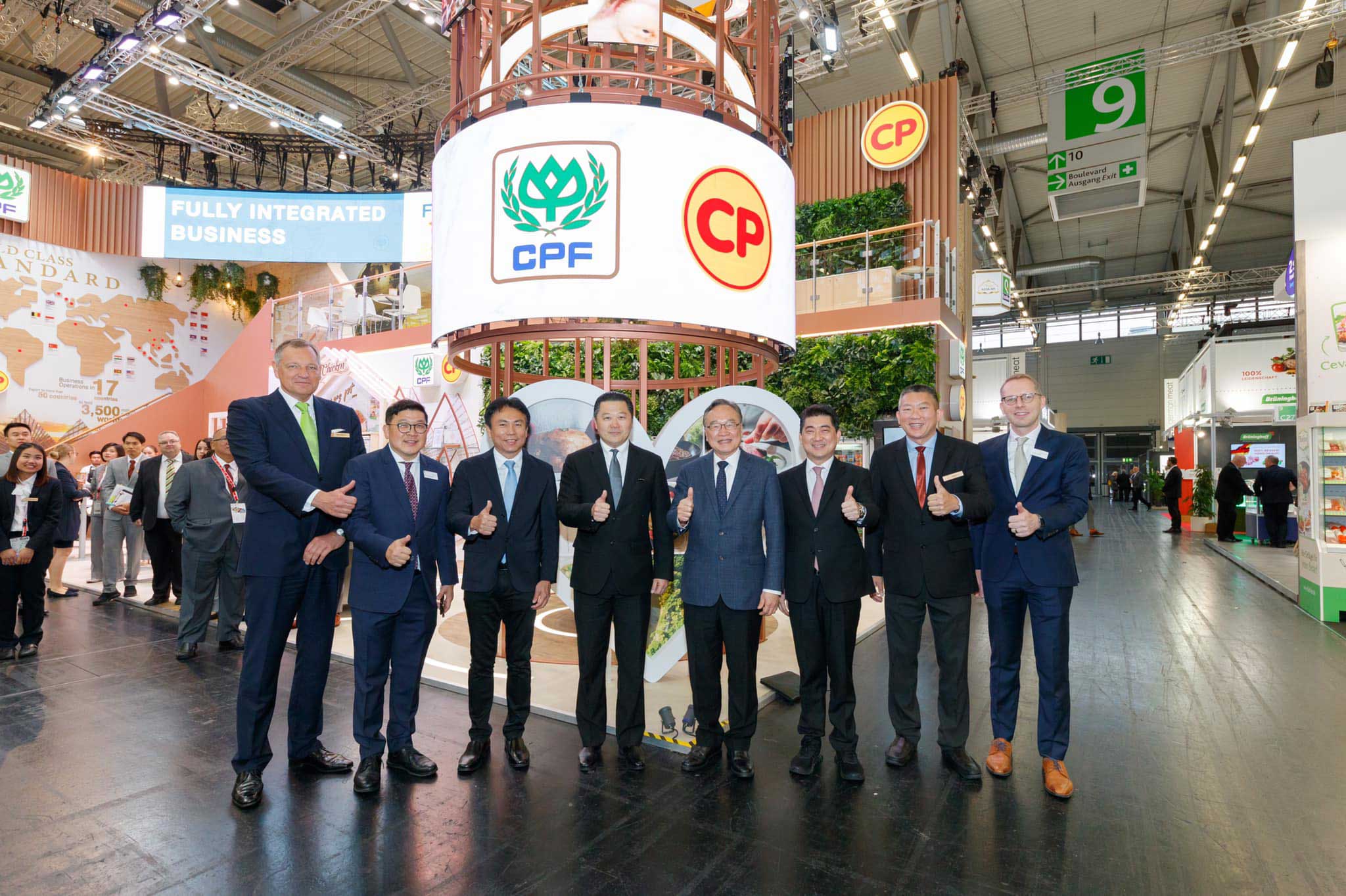 CPF Chairman visited CPF booth displaying "Kitchen of the world" at Anuga 2019.