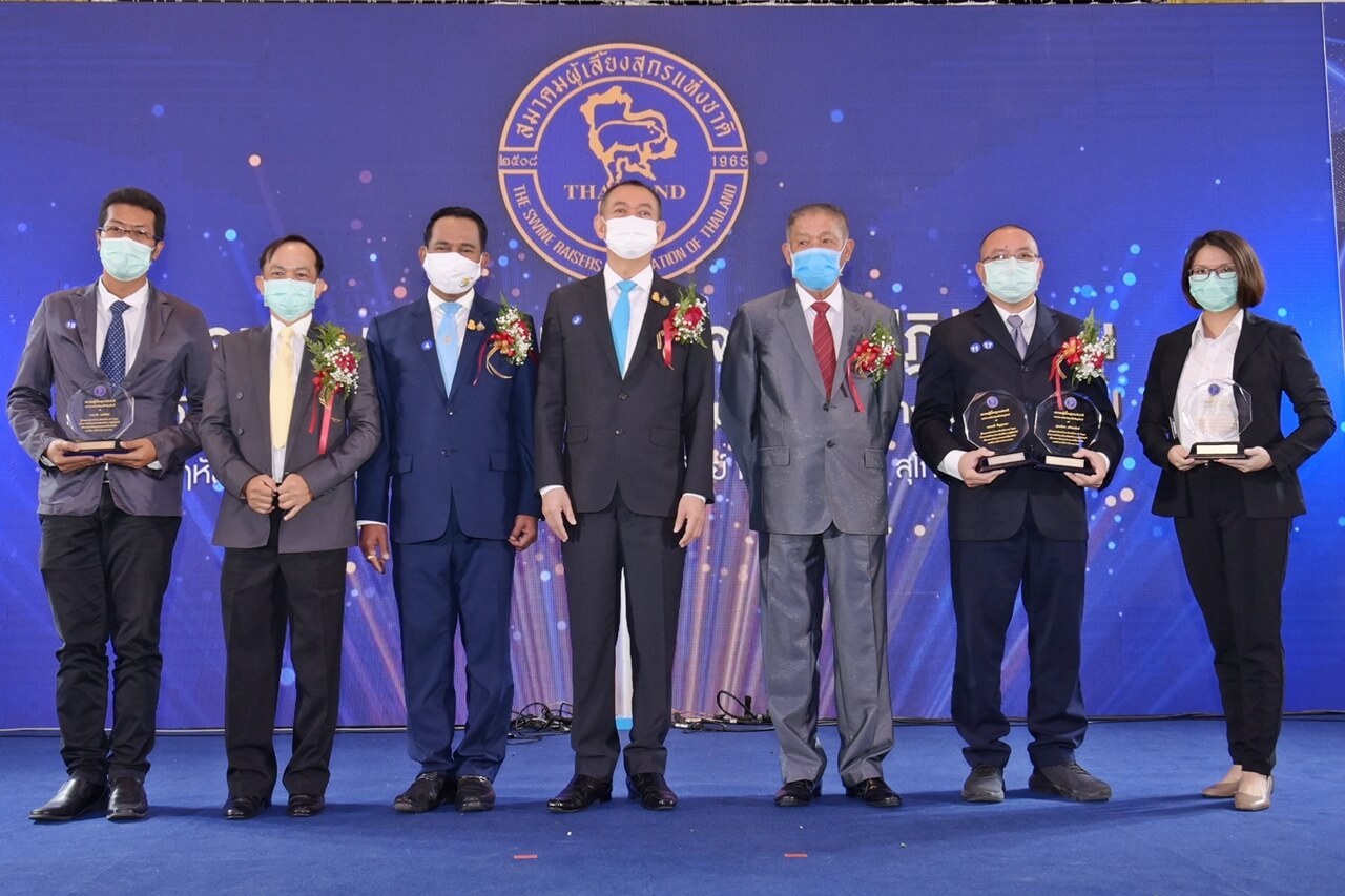 CP Foods receives honorary plaque for supporting Thailand in a fight against AFS CP Foods receives honorary plaque for supporting Thailand in a fight against AFS