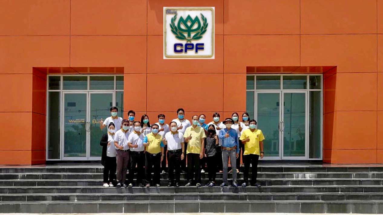 DLD representatives visit CPF’s cage-free farm